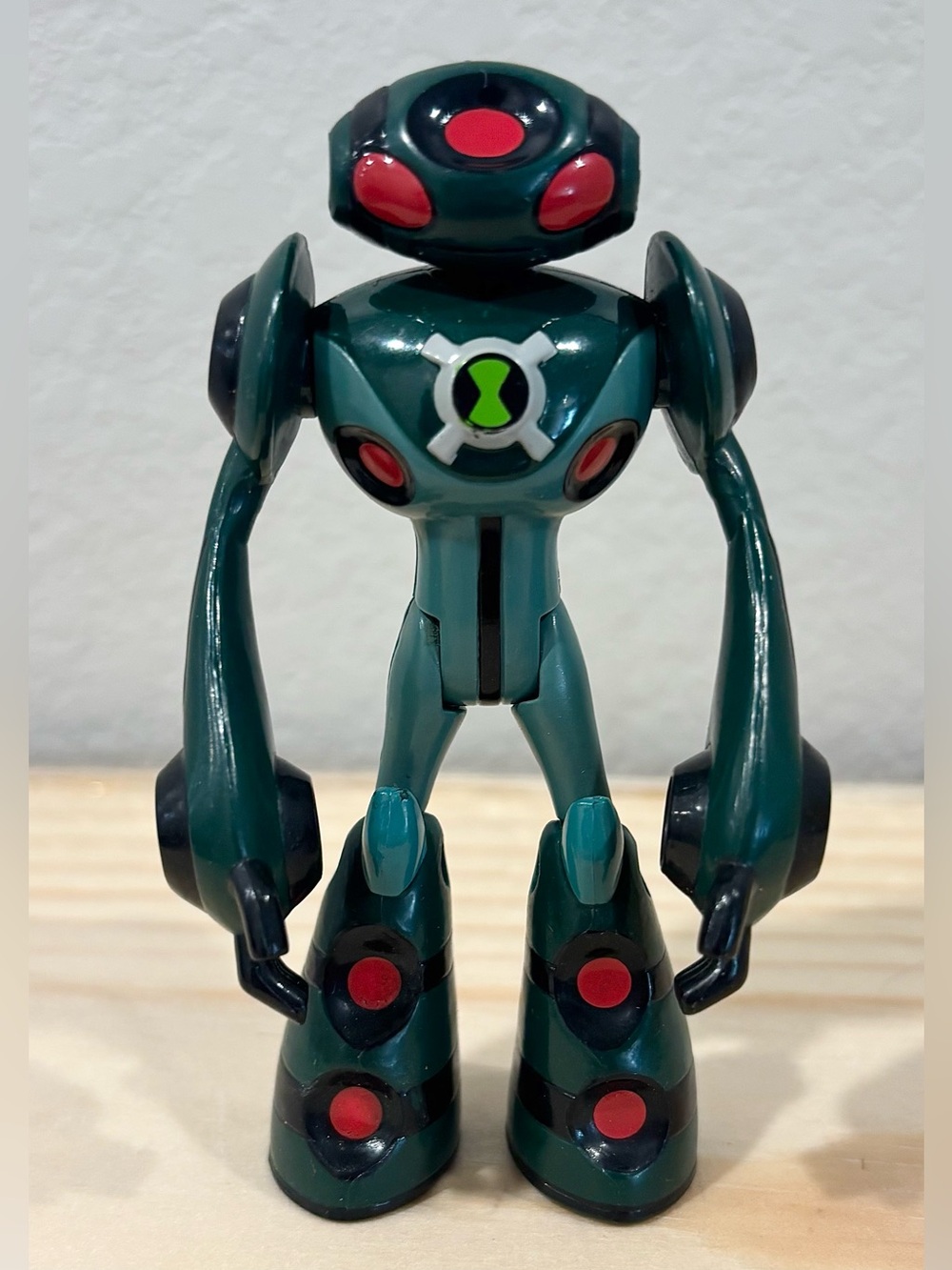 2011 Bandai Ben 10 Haywire 4" Action Figure - Ultimate Echo Echo Alien Force